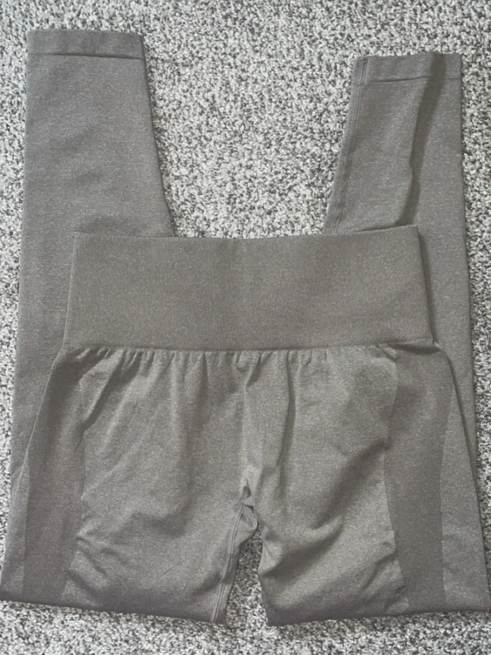 NVGTN Leggings in taupe - Picture 3 of 3